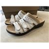 Image 3 : CLARKS COLLECTION LEISA CACTI Q WHITE LEATHER WOMANS SLIDE SANDLE. SIZE 7.5 US