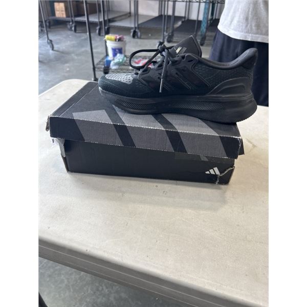 ADIDAS WOMANS ULTRABOUNCE  BLACK SHOES. SIZE 8.5 US