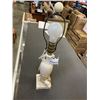 Image 2 : VINTAGE ALACITE TABLE LAMP