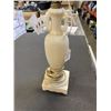 Image 3 : VINTAGE ALACITE TABLE LAMP