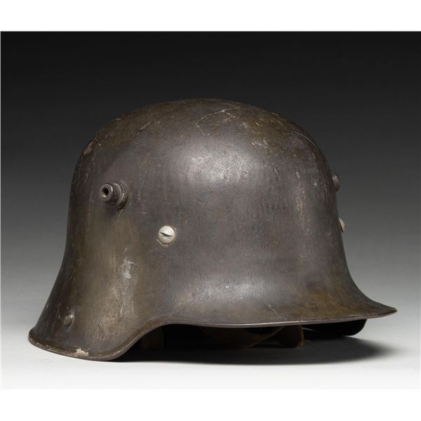 WWI GERMAN M16/17 ARMY HELMET.