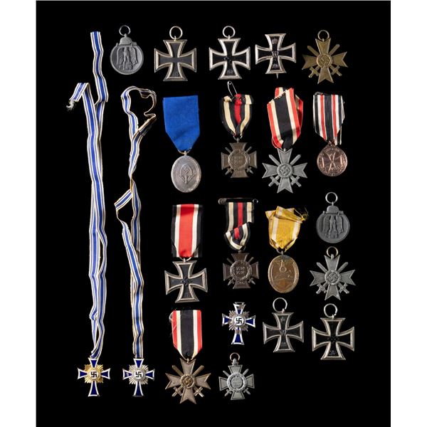 WWI & WWII GERMAN MEDALS.