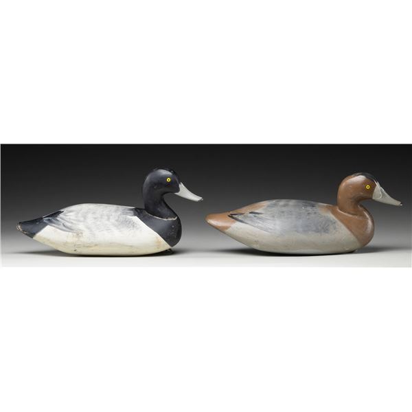 PAIR OF JIM CURRIER SPECIAL ORDER WOOD DECOYS.