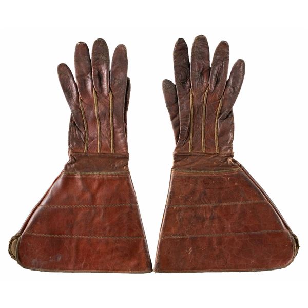 EARLY LEATHER GAUNTLETS.