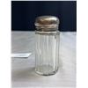Image 4 : An Antique English Sterling Silver Monogram Cap and Crystal Panneled Glass Bottle