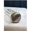 Image 5 : An Antique English Sterling Silver Monogram Cap and Crystal Panneled Glass Bottle