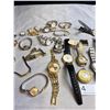 Image 4 : Large Lot of Vintage Mens and Ladies Wristwatches As Found
