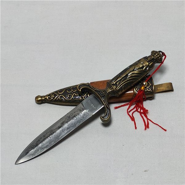 Stainless Brass Coloured Knife and Sheath