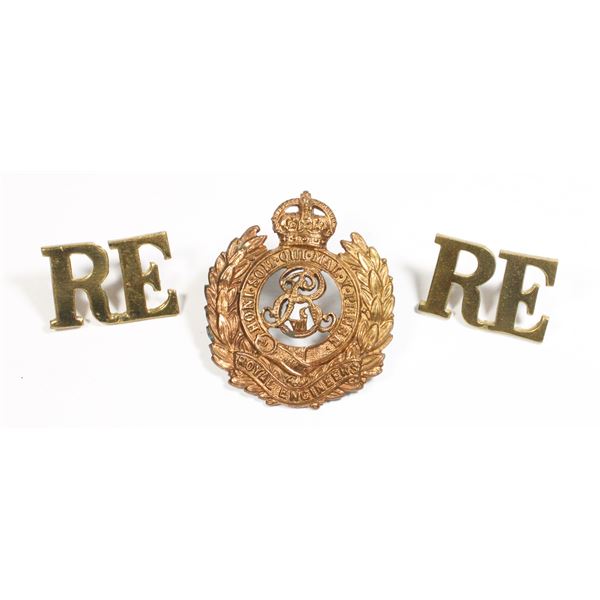 #677 WW2 British Royal Engineers Cap Badge Set