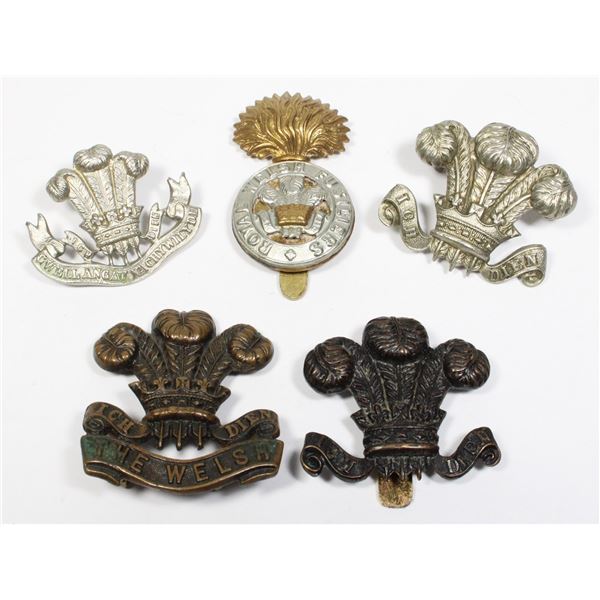 #693 WW2 British Welsh Regiment Lot of 5 Insignia