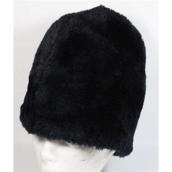 #912  November 1971 Canadian Forces Winter Cap