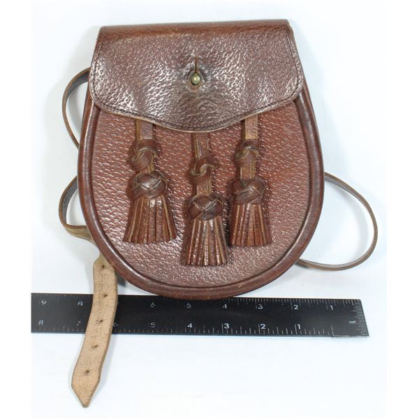 #953 Leather Scottish Highlander Sporran