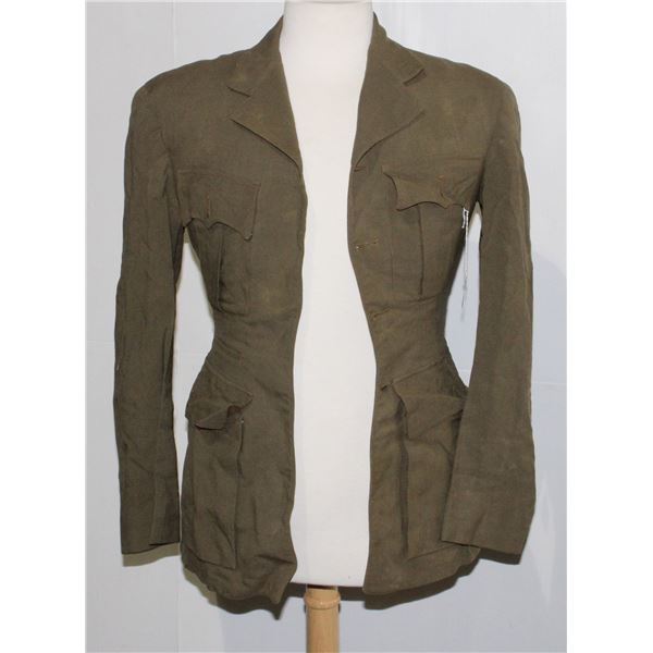 #961  WW2 1945 Canadian Uniform Named