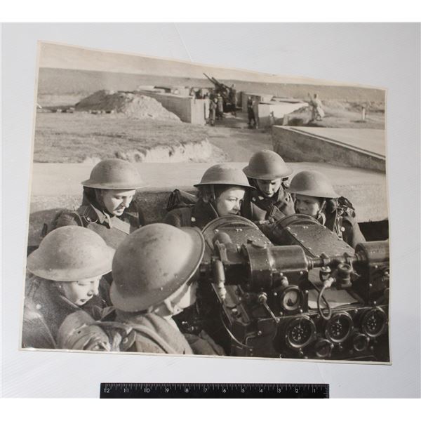 #1198 WW2 British ATS Press Photograph 20 x 16