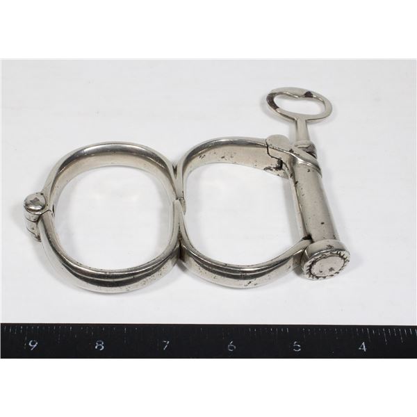 #1285 WW1 W->D War Department Plug 8 Handcuffs