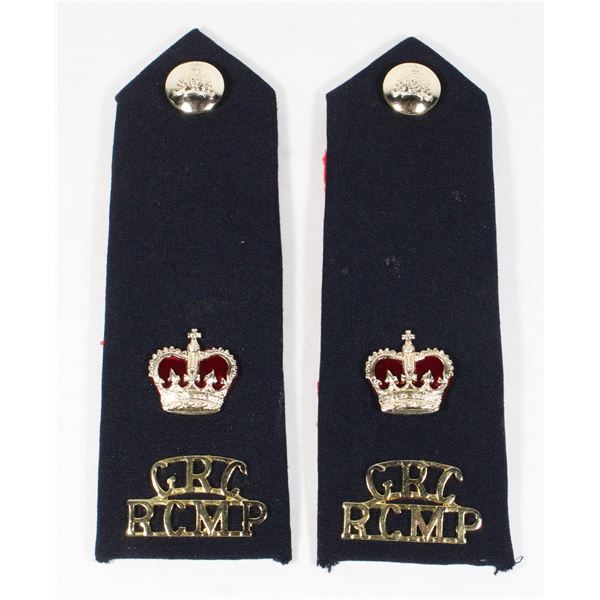 #1322 GRC RCMP Shoulder Boards with insignia