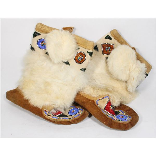 #1479 Canadian Aboriginal Boots w/ Blue Fur