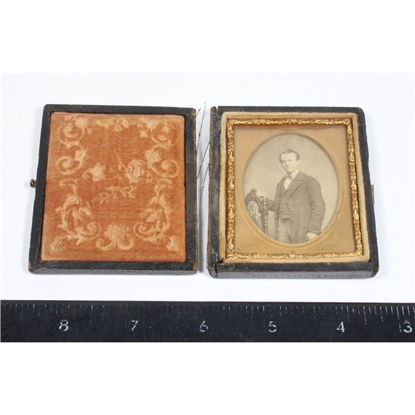 #1521 1800's Photograph in opening case worn