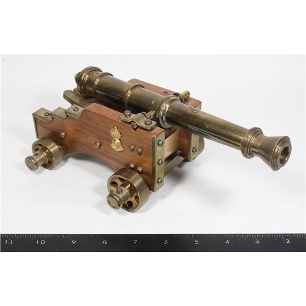 #1561 10in Brass and Wood Artillery Cannon Model