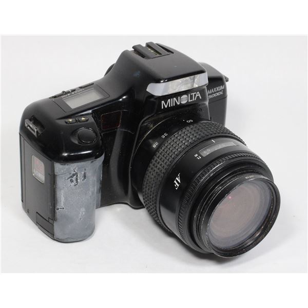 #1812 Minolta Maxxum 5000i Camera w/ Magnicon Lens