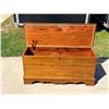 Image 2 : LANE CEDAR CHEST - ALMOST IDENTICAL TO THE LANE CEDAR CHEST IN LOT 5