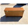 Image 7 : LANE CEDAR CHEST - ALMOST IDENTICAL TO THE LANE CEDAR CHEST IN LOT 5