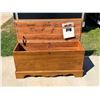 Image 2 : LANE CEDAR CHEST - ALMOST IDENTICAL TO THE LANE CEDAR CHEST IN LOT 4