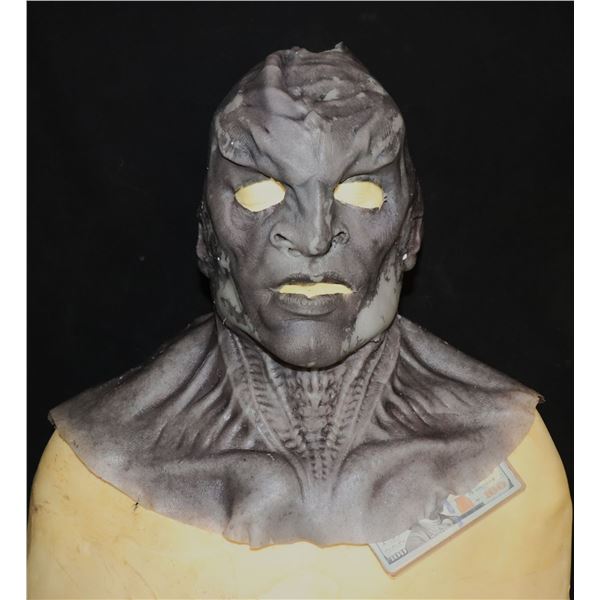 STAR TREK DISCOVERY KOR GUARD KLINGON SILICONE MASK SCREEN USED 01