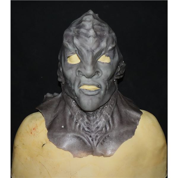 STAR TREK DISCOVERY KOR GUARD KLINGON SILICONE MASK SCREEN USED 02