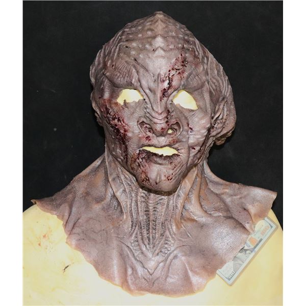 STAR TREK DISCOVERY UJILLI BLOODY KLINGON SILICONE MASK SCREEN USED 5
