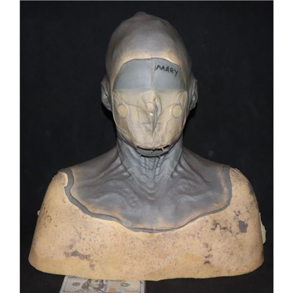 STAR TREK DISCOVERY L'RELL COWL KLINGON SILICONE MASK ON LIFE CAST BUST