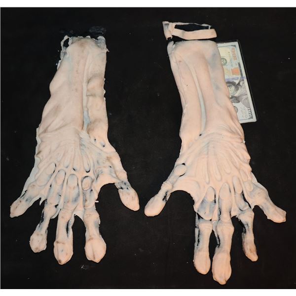 STAR TREK DISCOVERY ALIEN UNKNOWN SILICONE HANDS PAIR