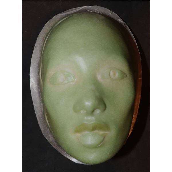 STAR TREK DISCOVERY EMERALD CHAIN FACIAL APPLIANCE ON LIFE FORM