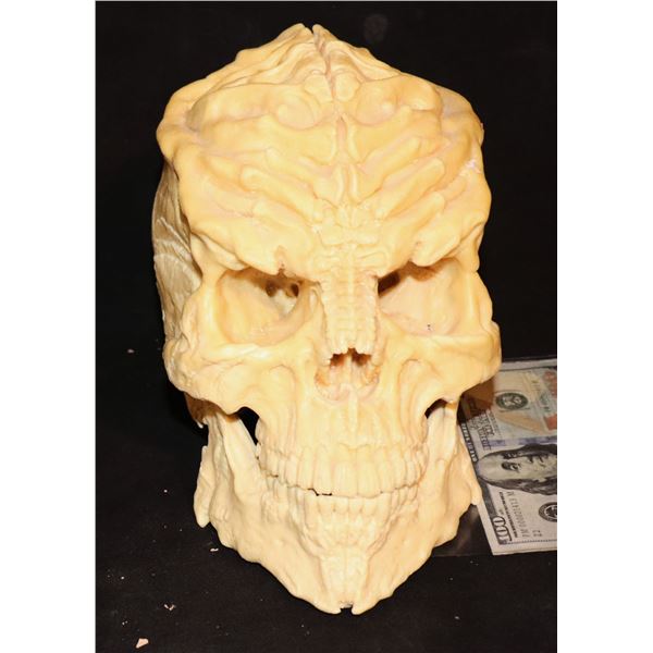 STAR TREK THE NEXT GENERATION ERA KLINGON SKULL WITH JAW PRODUCTION MADE