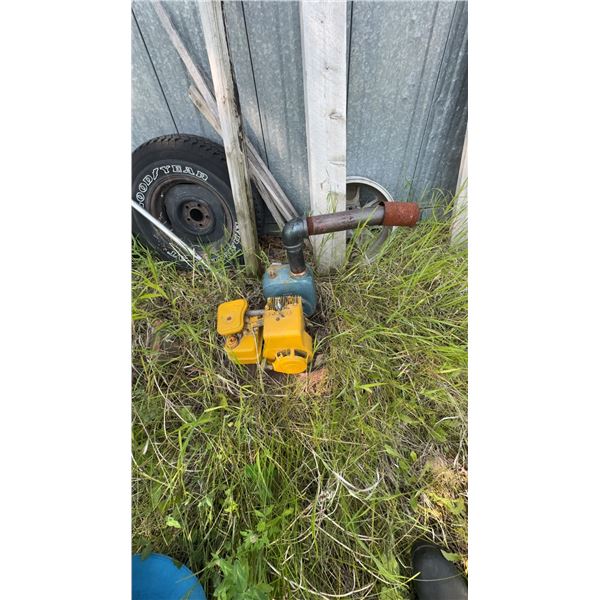 Yellow and Blue Manual Water Pump