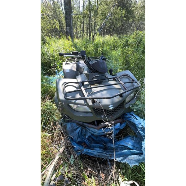 Suzuki 4x4 ATV Quad Bike with BearClaw Tires