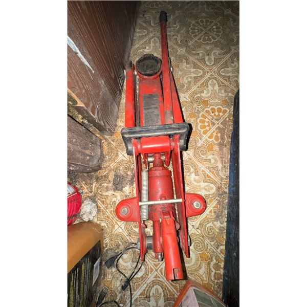 Red Hydraulic Floor Jack With Handle