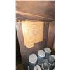 Image 4 : Antique General Electric Model A7 Tube Radio Wooden Cabinet