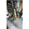 Image 1 : 2-Ton Folding Hydraulic Engine Hoist Shop Crane