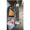 Image 2 : Metal Rolling Mechanic's Creeper Seat with Cushioned Top