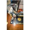 Image 8 : Singer Treadle Sewing Machine with Oak Cabinet and Drawers