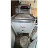 Image 2 : Maytag Wringer Washing Machine