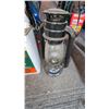 Image 4 : Coleman Green Lantern with Camping Fuel and Black Lantern