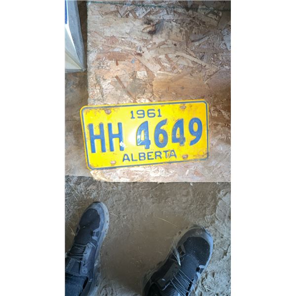 1961 Alberta License Plate HH 4649