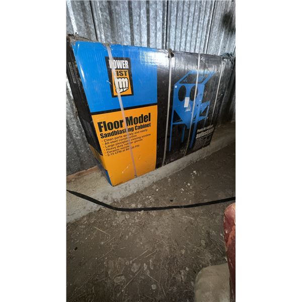 Powerfist Floor Model Sandblasting Cabinet