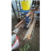 Image 2 : Metal and Wood Scrap With Rack