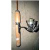 Image 2 : Shakespeare Ugly Stik Ice Fishing Rod With Reels and Tackle Boxes