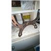 Image 1 : EGEEN 80-40 Cast Iron Industrial Bracket Stand