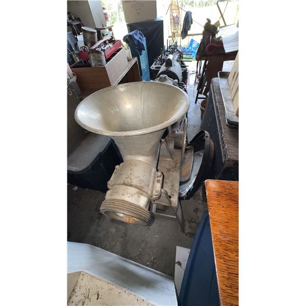 S.F. Tamper Industrial Meat Grinder