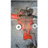 Image 1 : Red Pipe Chain Vise With Jaw Grips and Mounts